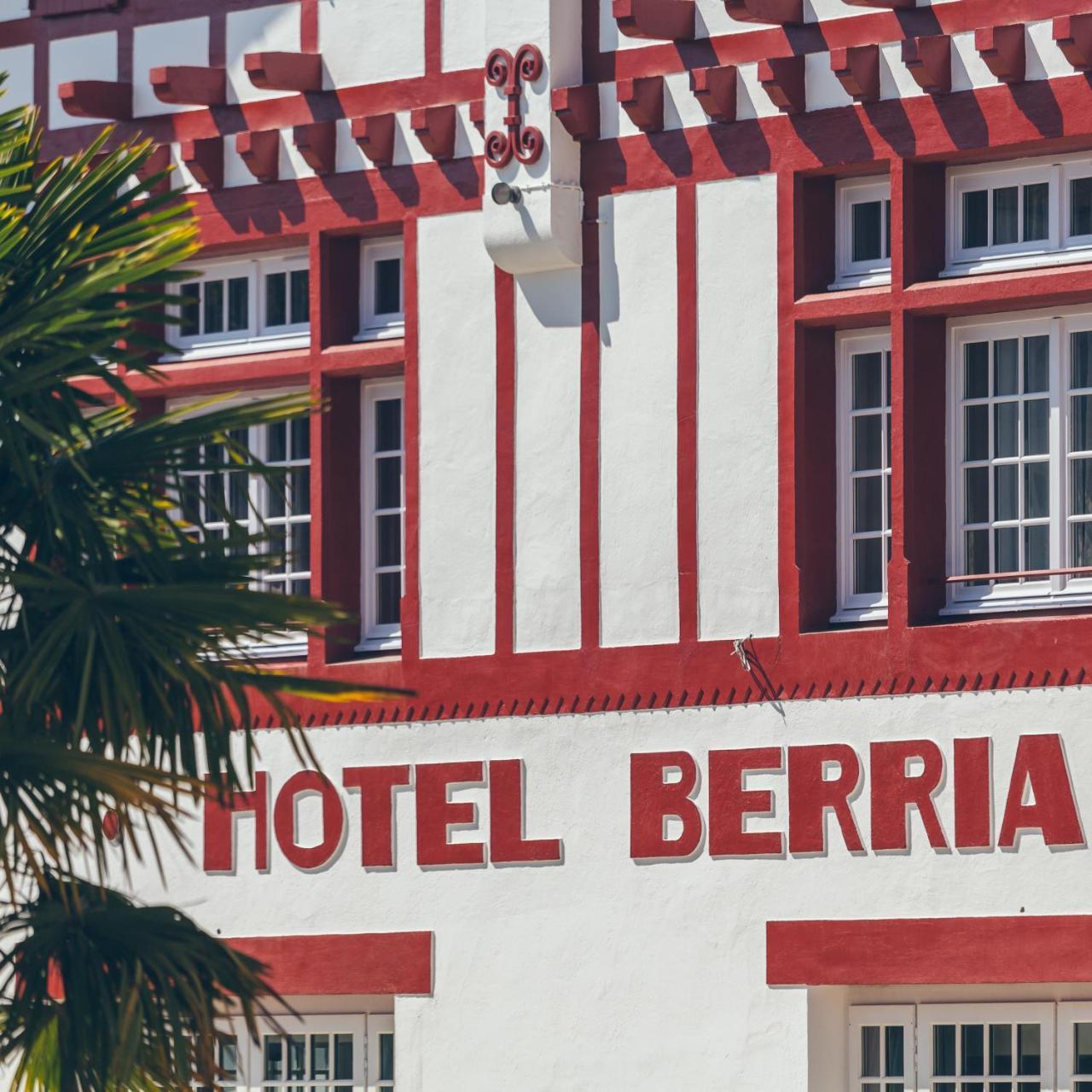 Hotel Berria Hasparren Εξωτερικό φωτογραφία